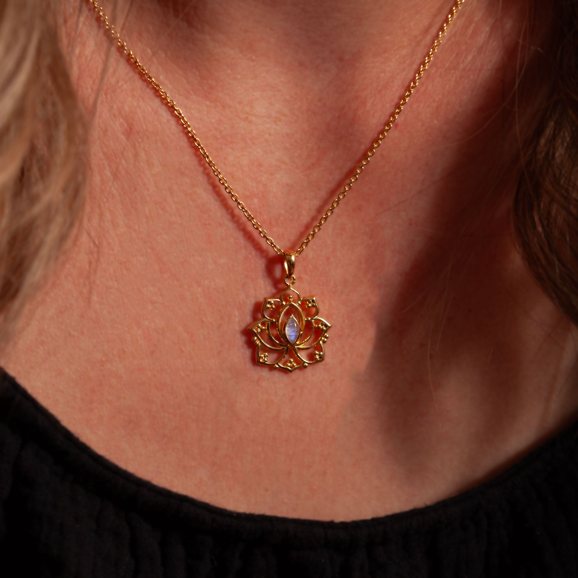 Alma de Loto Mondstein Anhänger | Gold