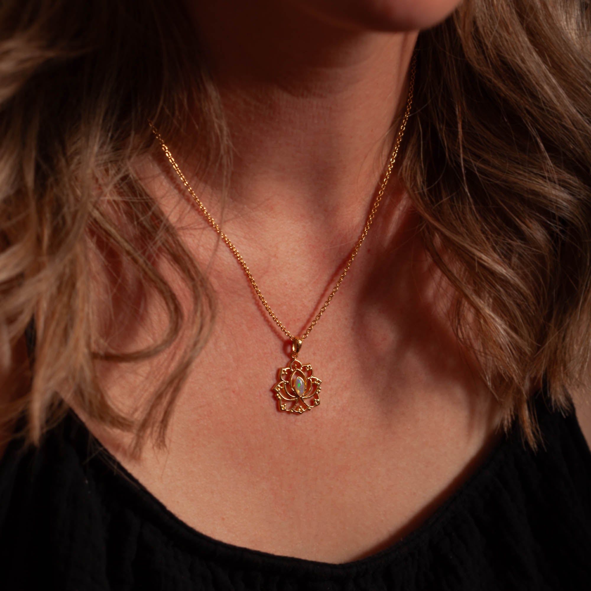 Alma de Loto Opal Anhänger | Gold
