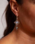 Alma de Loto Moonstone Earring | Silver