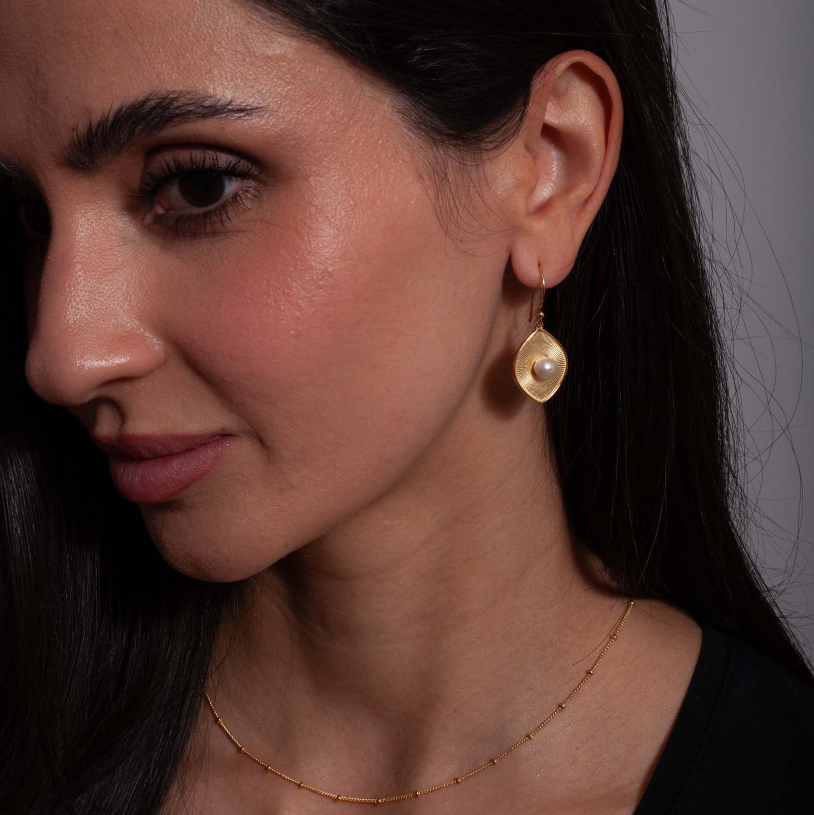 Solenne Perlen Ohrringe | Gold