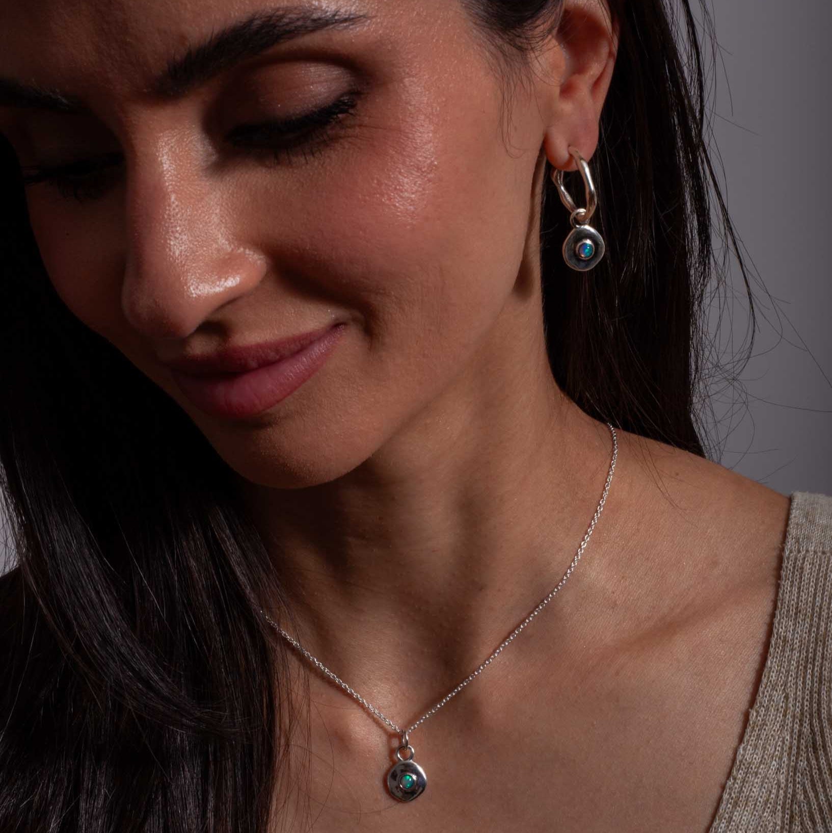 Véora Birthstone Anhänger - Opal (Oktober) | Silber