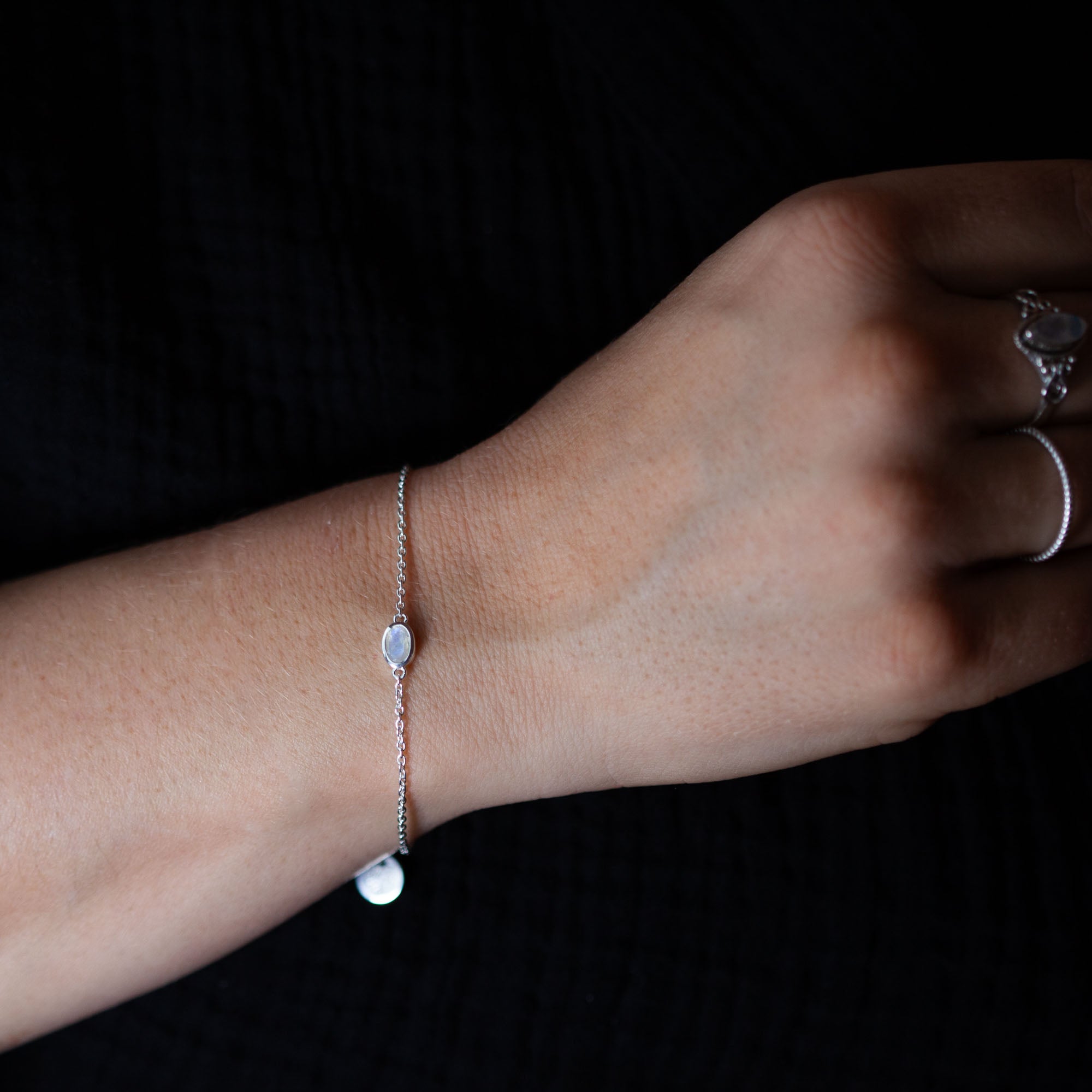 Alma de Loto Moonstone Earring | Silver