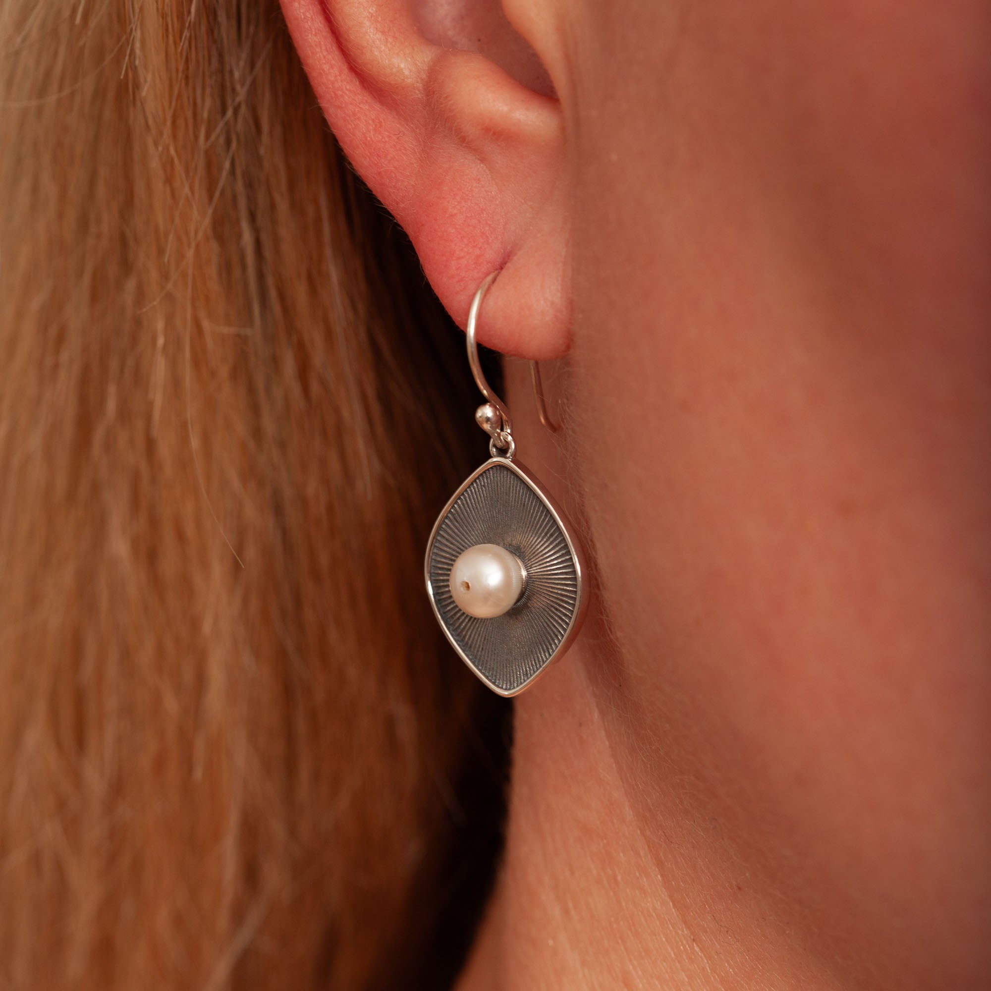 Solenne Perlen Ohrringe | Silber