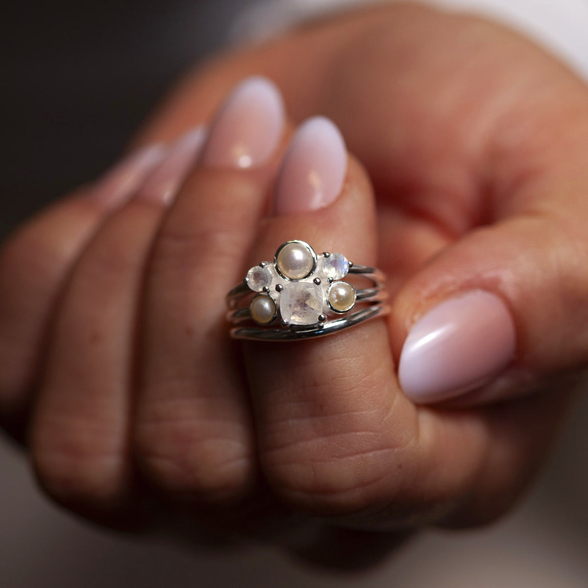 Artemio Mondstein, Rosenquarz, Perlen Ring | Silber