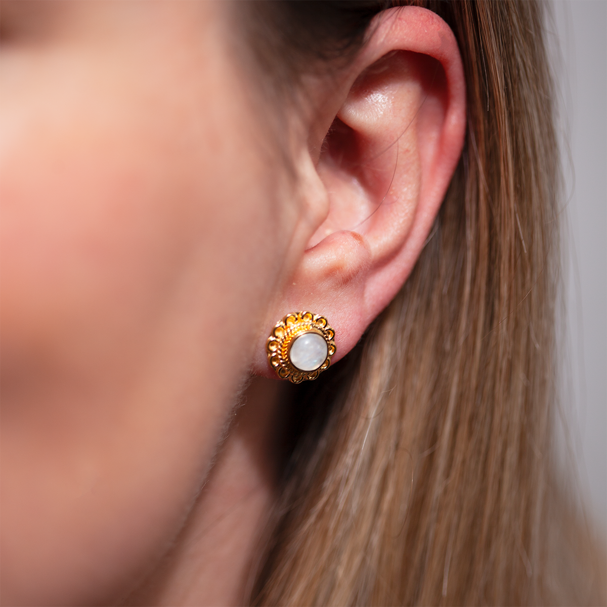Avelia Mondstein Ohrstecker | Gold