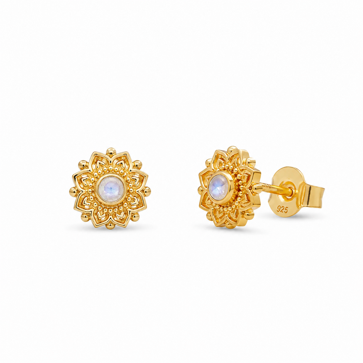Azira Mondstein Ohrstecker Gold aus 925 Sterling Silber mit 18 Karat Vergoldung, Freisteller