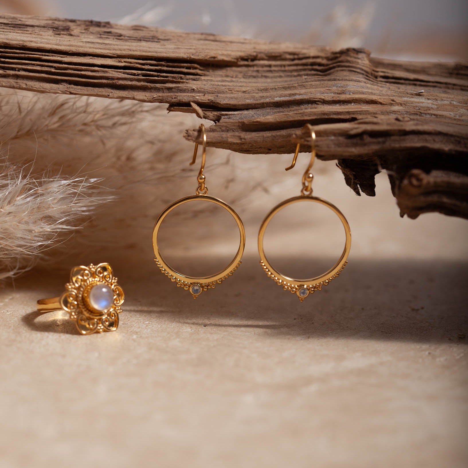 Circea Mondstein Ohrringe | Gold