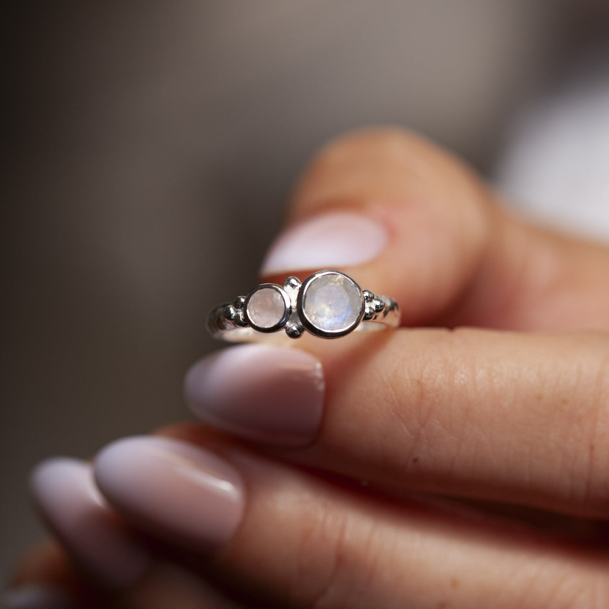 Dúalia Mondstein &amp; Rosenquarz Ring | Silber